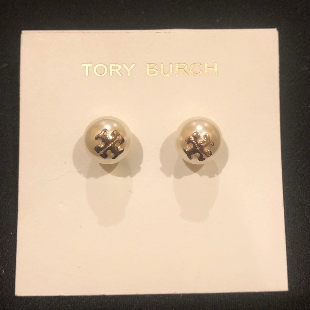 TORY BURCH 
Kira Pearl Stud Earrings